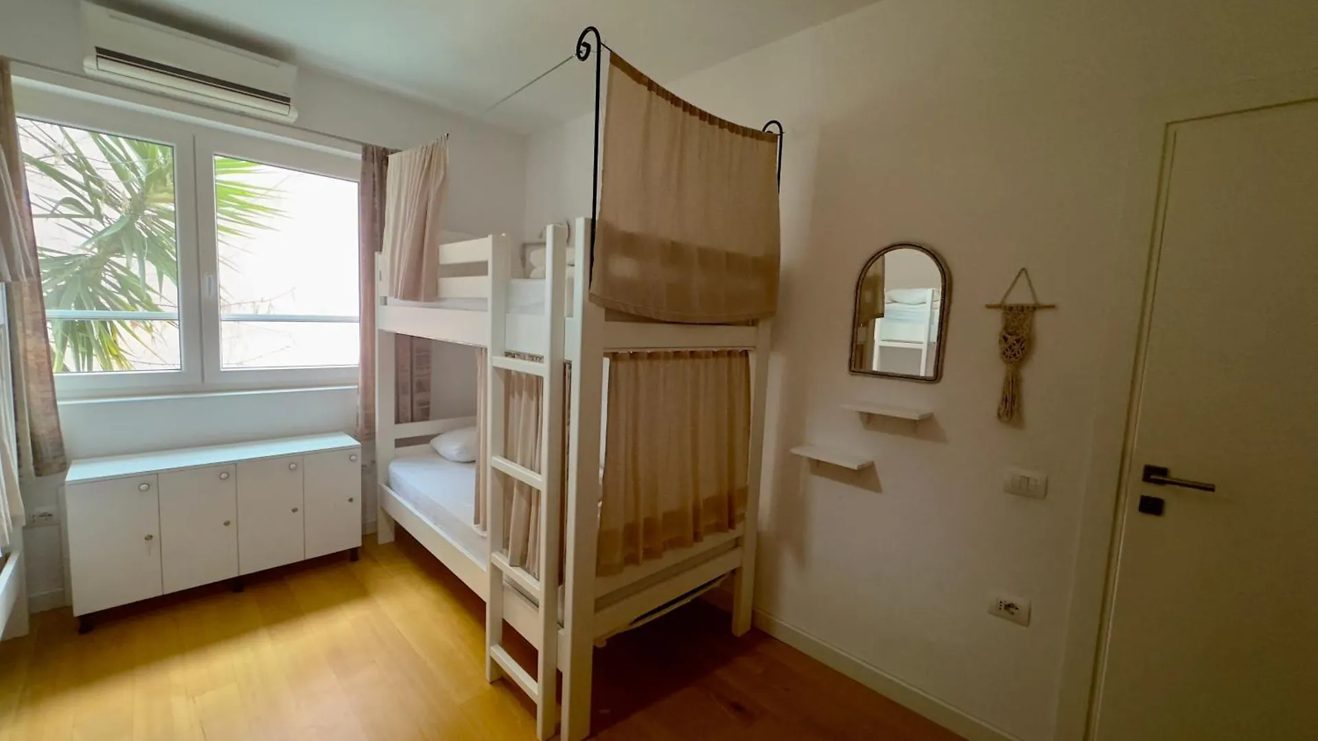Trip'N'Hostel Chill Zone Tirana Guest house