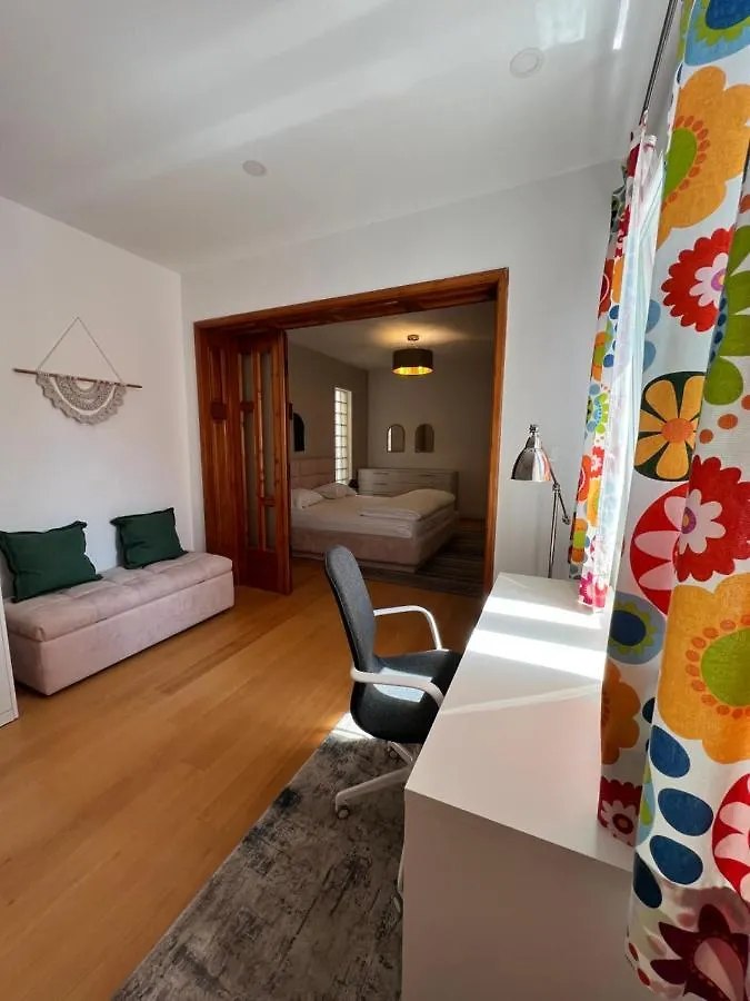 Trip'N'Hostel Chill Zone Τίρανα 0*,  Αλβανία